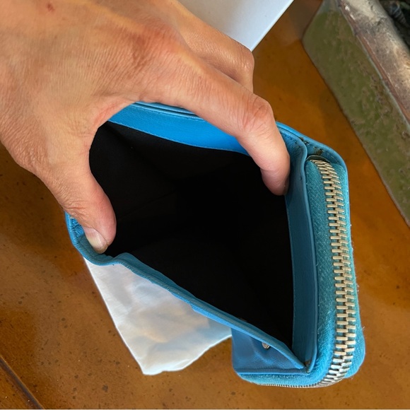 Balenciaga Paper Continental Zip Around Wallet w/ box & dust bag - Picture 3 of 10